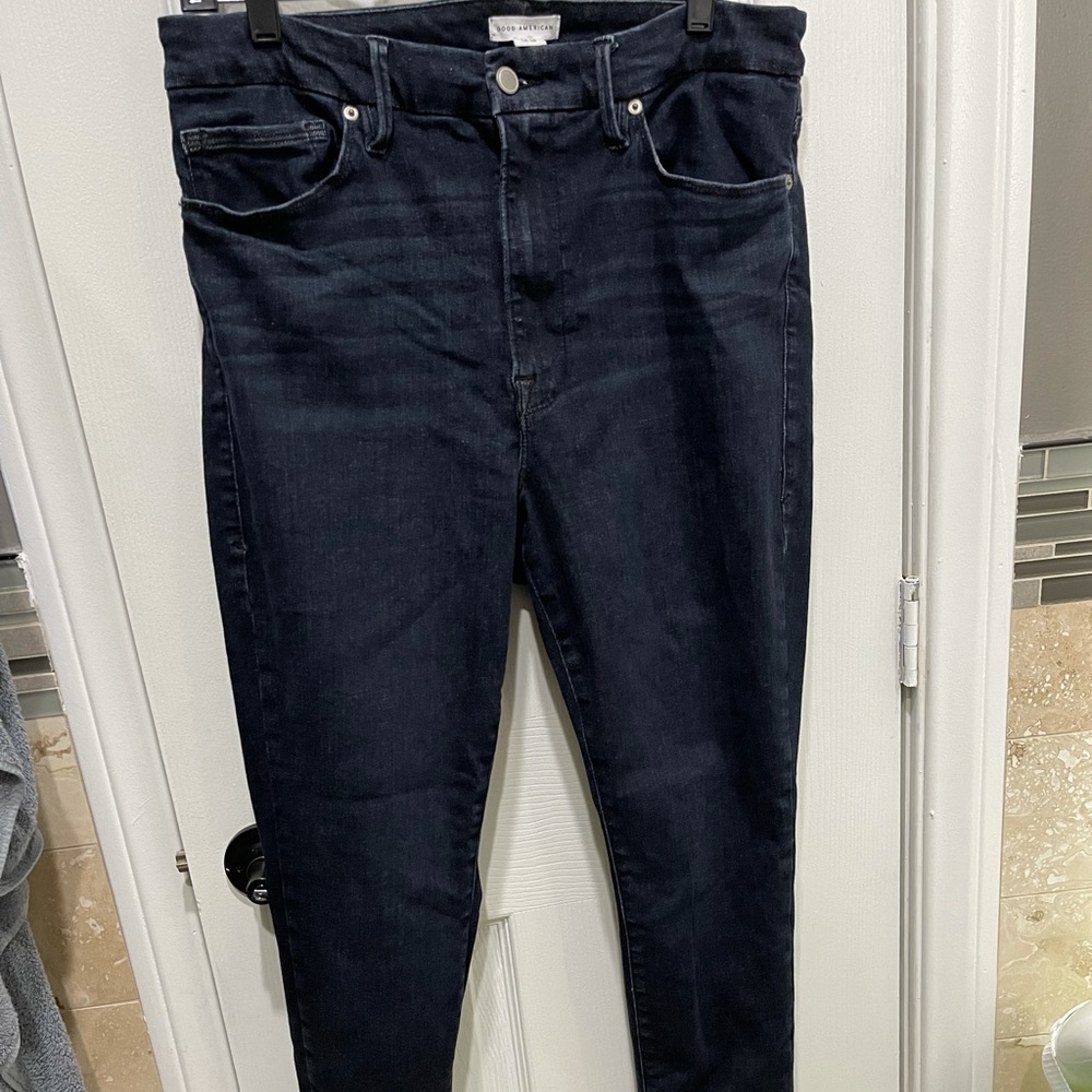 Good American Jeans by Khloe Kardashian. Stretch 14-18 size